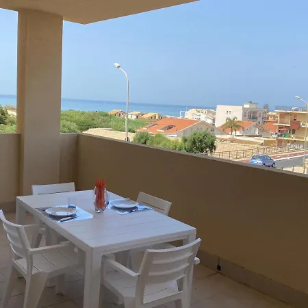 Apartment La Finestra Sul Mare Marina di Ragusa